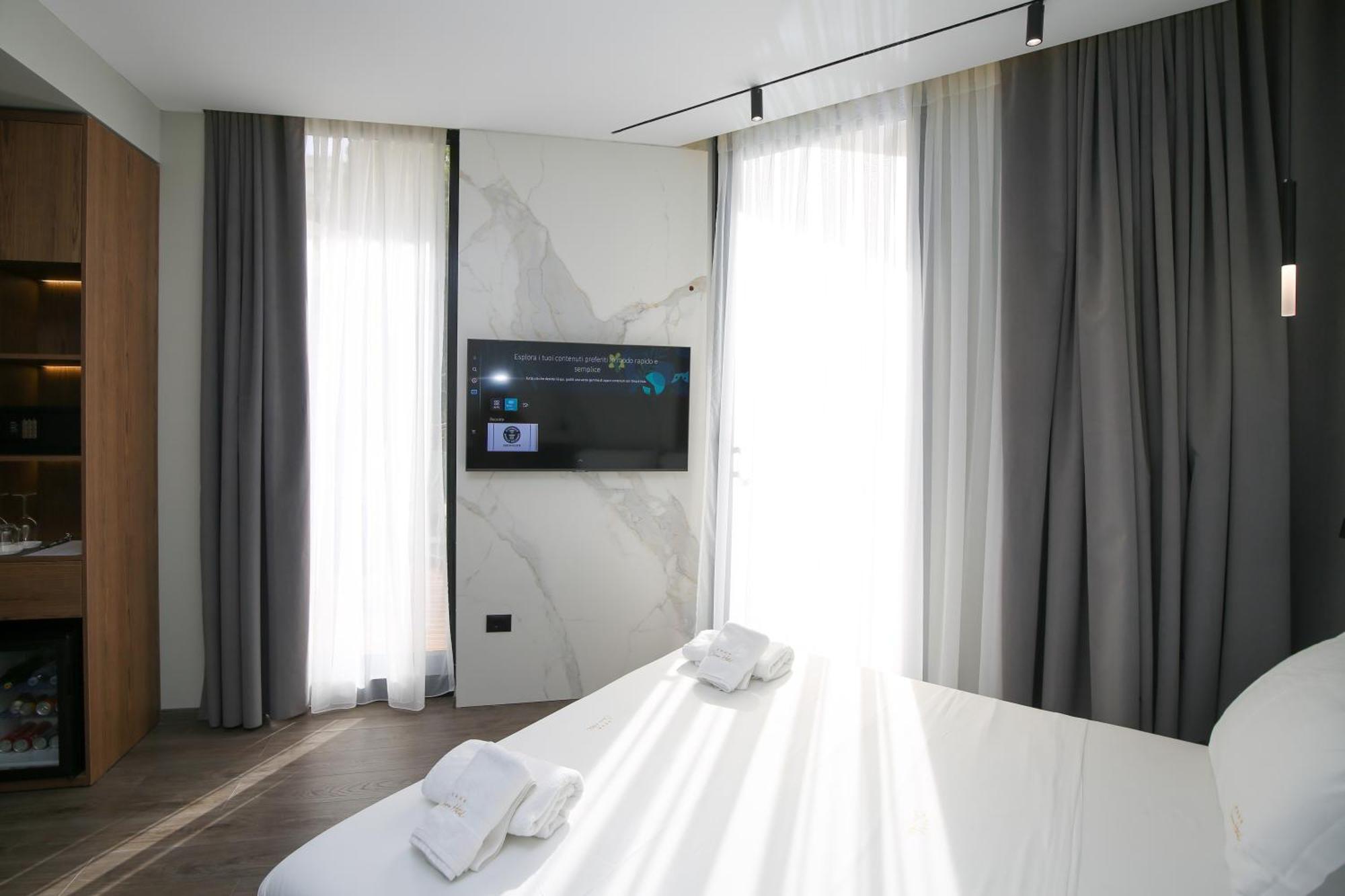 Charm Hotel 4*