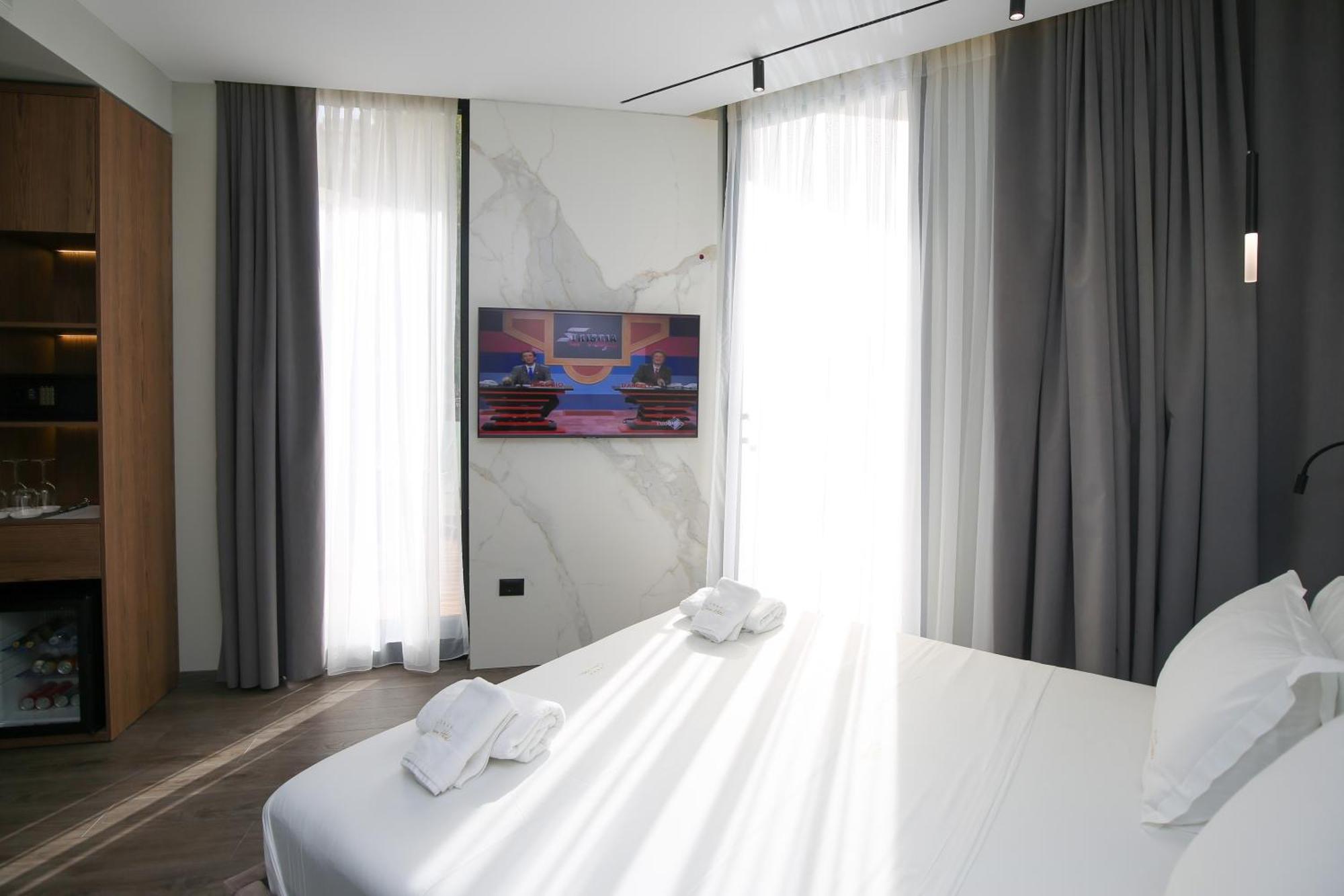 Charm Hotel 4*